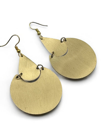 Elegant Brass Dangle Earrings – Modern Teardrop Design