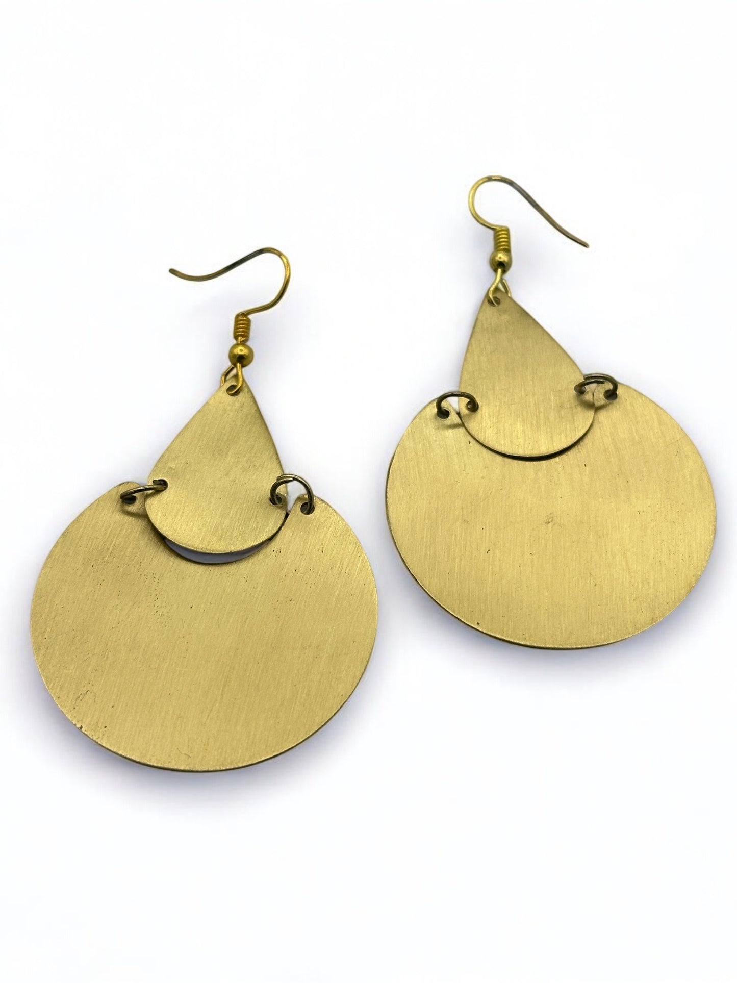 Elegant Brass Dangle Earrings – Modern Teardrop Design