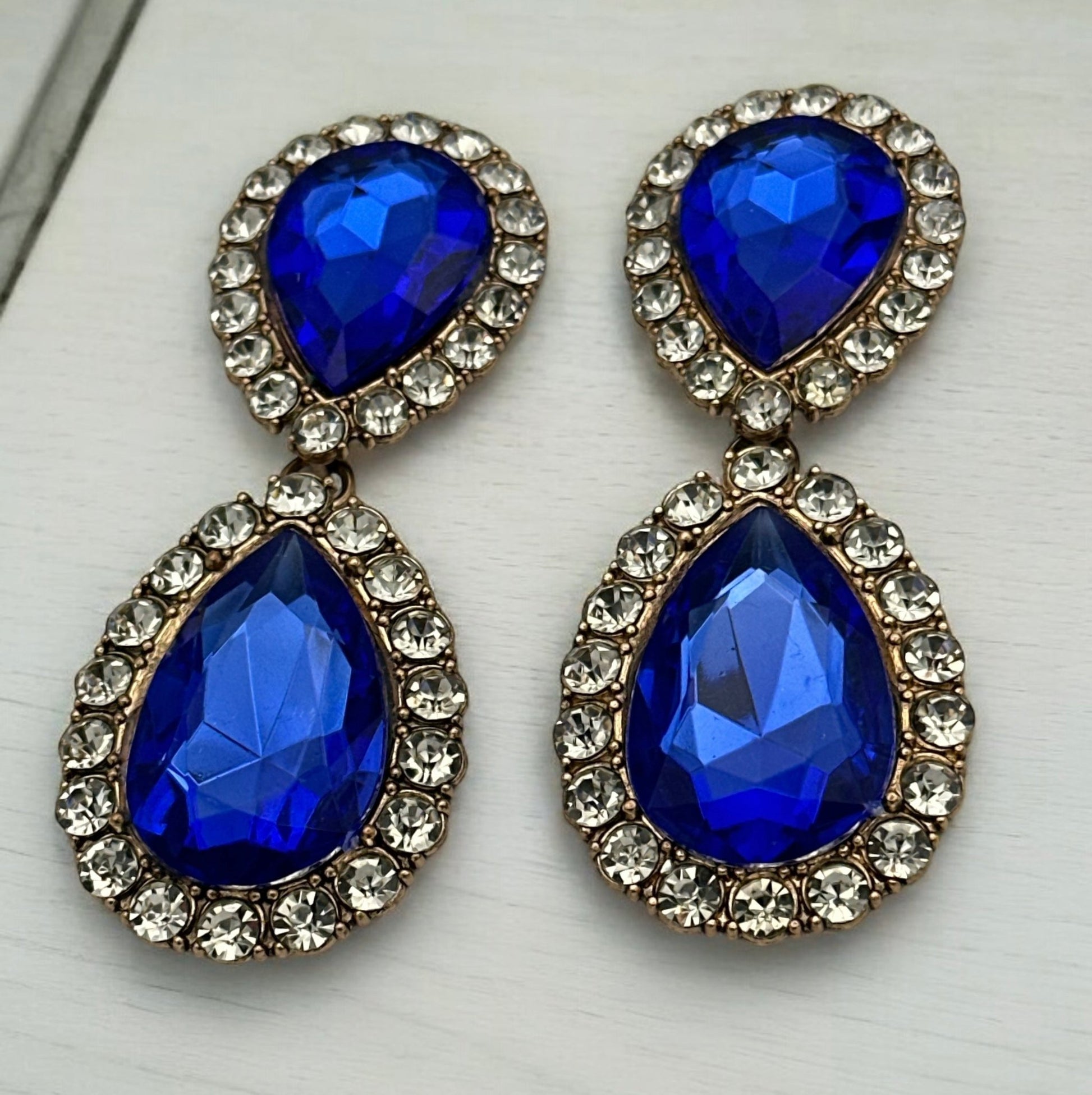 Elegant Vintage - Style Teardrop Crystal Statement Dangle Earrings - Fatisha Boutique