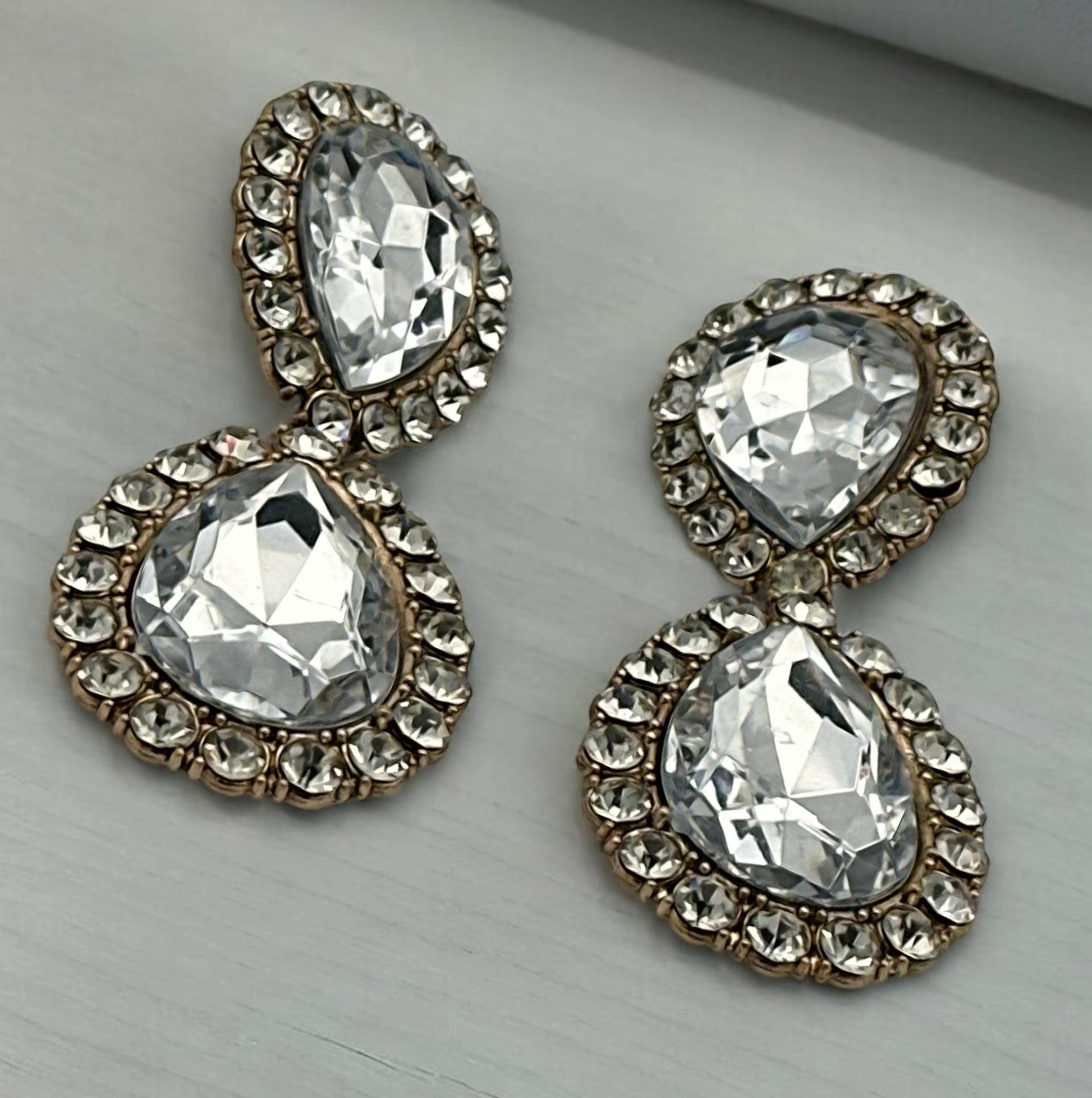 Elegant Vintage - Style Teardrop Crystal Statement Dangle Earrings - Fatisha Boutique