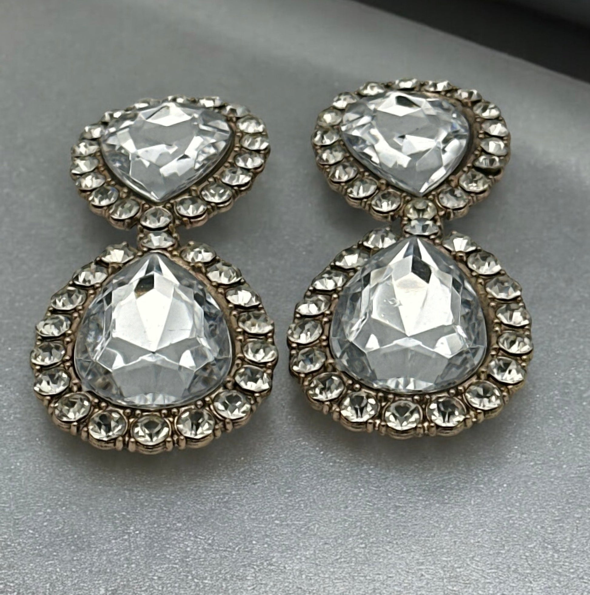 Elegant Vintage - Style Teardrop Crystal Statement Dangle Earrings - Fatisha Boutique